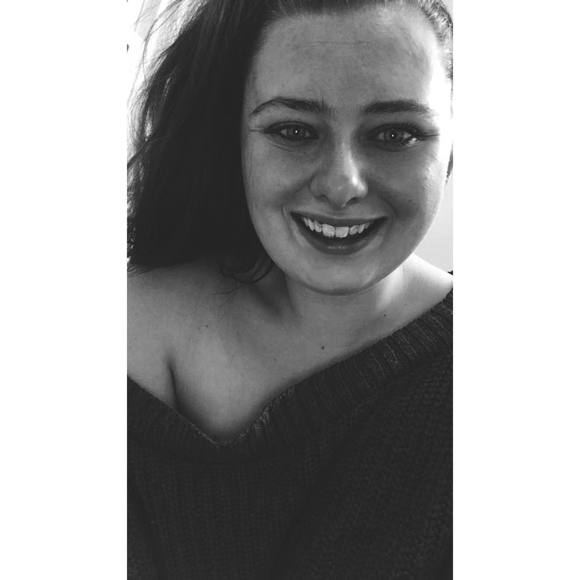 Meet your Posher, Madison - Picture 1 of 1